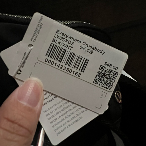 Brand new lululemon everywhere crossbody bag - Picture 2 of 2